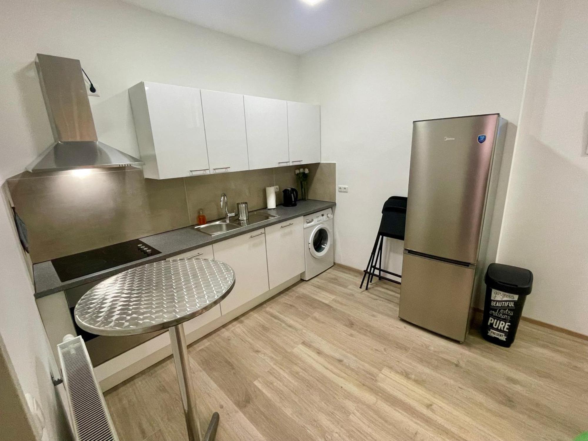 Kleine Studiowohnung In Der Braunhirschengasse Wien